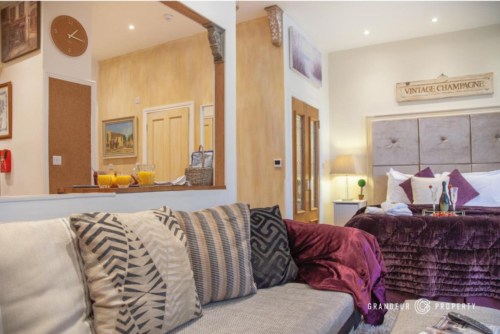 Treetop Suite By Grandeur Property 본머스 외부 사진