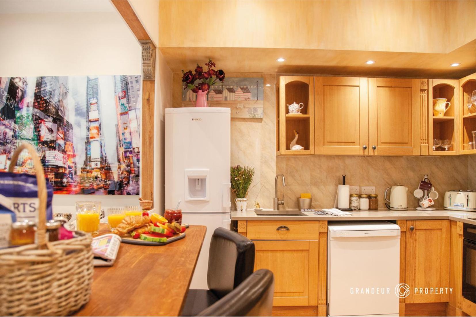 Treetop Suite By Grandeur Property 본머스 외부 사진