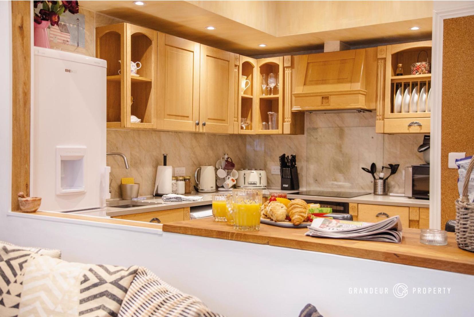 Treetop Suite By Grandeur Property 본머스 외부 사진