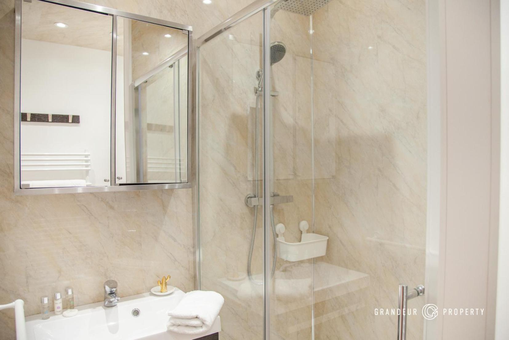 Treetop Suite By Grandeur Property 본머스 외부 사진